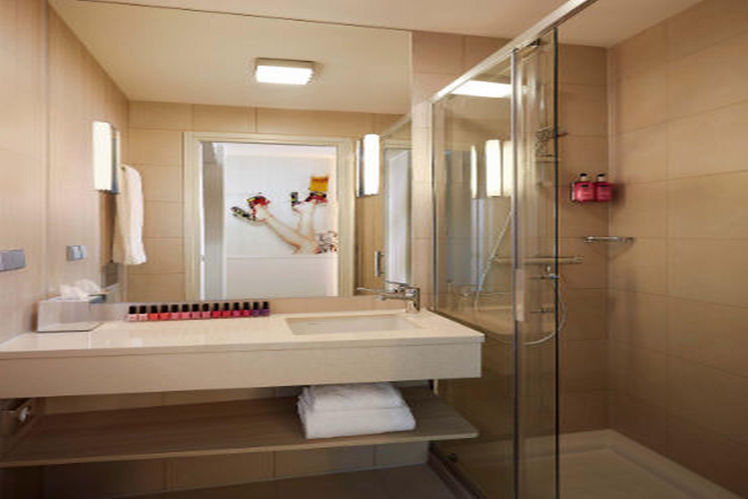 Moxy Frankfurt Eschborn Ξενοδοχείο Εξωτερικό φωτογραφία